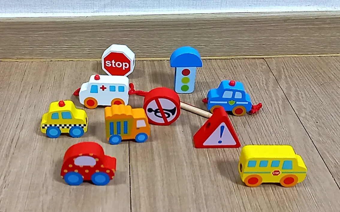 투키토이 비즈 교통 실꿰기 장난감 Tooky Toy