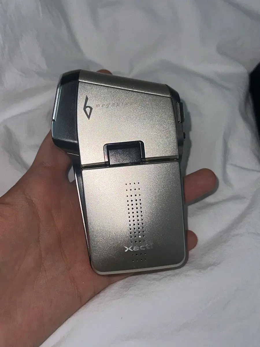 Sanyo Xacti c6