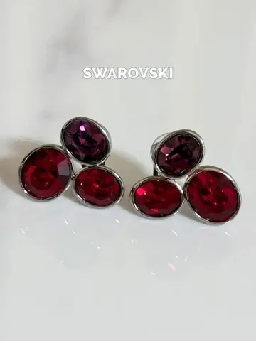 SWAROVSKI 스와로브스키 귀찌 레드 계열