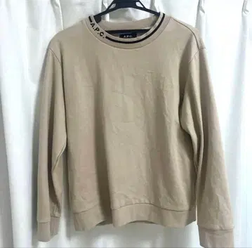 APC 베이지 트레이닝복