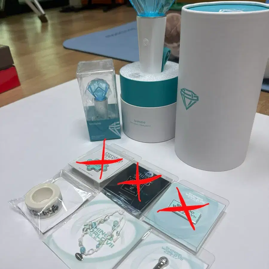 샤이니 응원봉&뱃지 굿즈 팝니다!