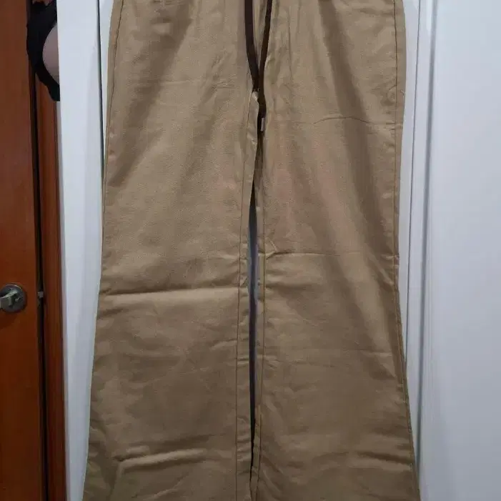 베이지색 와이드 부츠컷 팬츠(새상품)