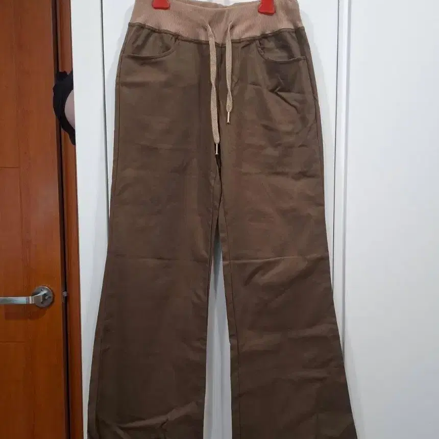 브라운 와이드 부츠컷 팬츠(새상품)