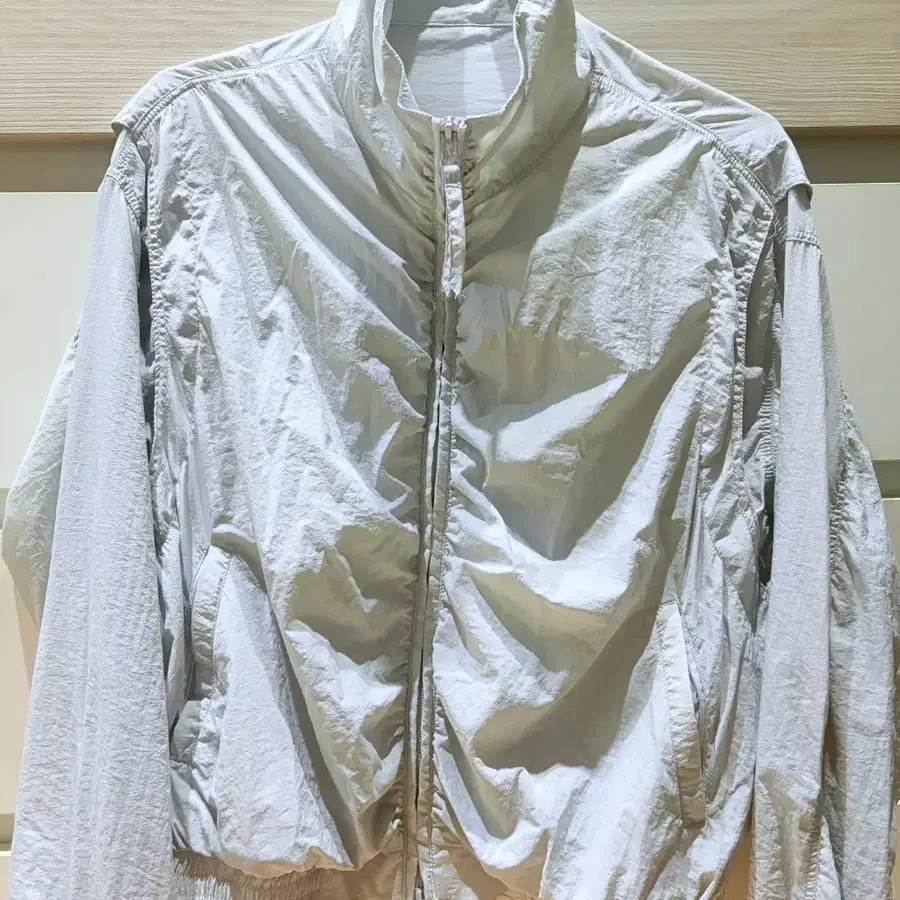 비터셀즈 셔링 바람막이 자켓