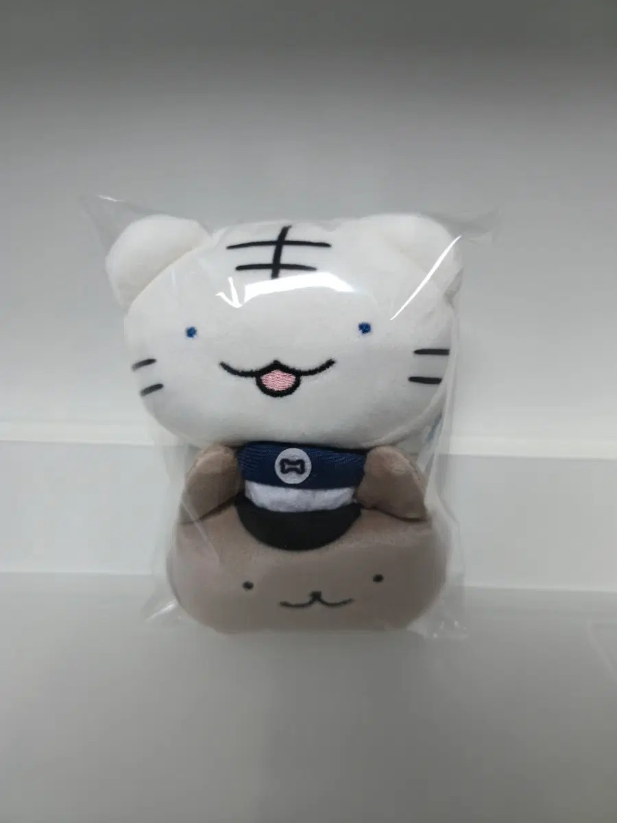 화이트타이거와 블랙타이거 얼굴 가챠 마스코트 판매