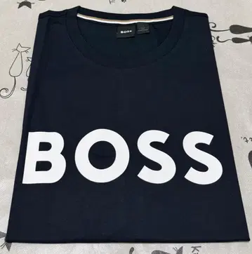 HUGO BOSS 미사용 새상품 남성용 t셔츠 L