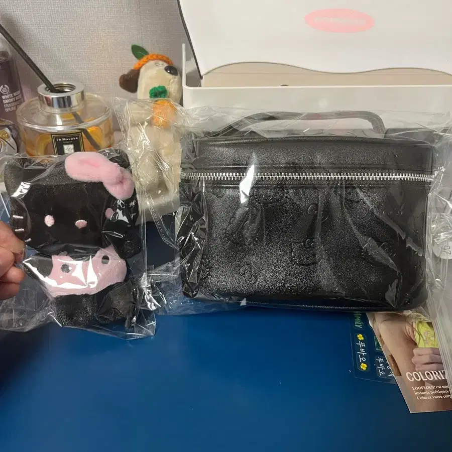 웨이크메이크 헬로키티 레더파우치+블랙키티인형키링