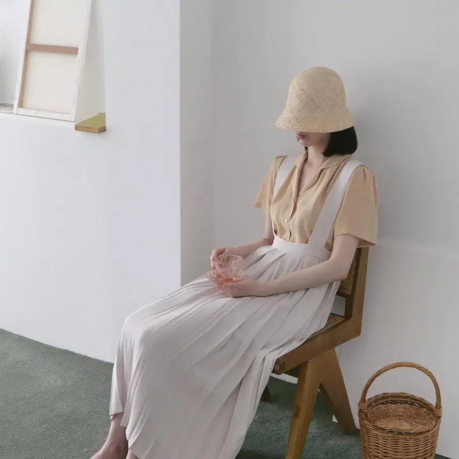 버앤버브 플리츠 멜빵 스커트 크림베이지 레이어드 뷔스티에 원피스 롱치마