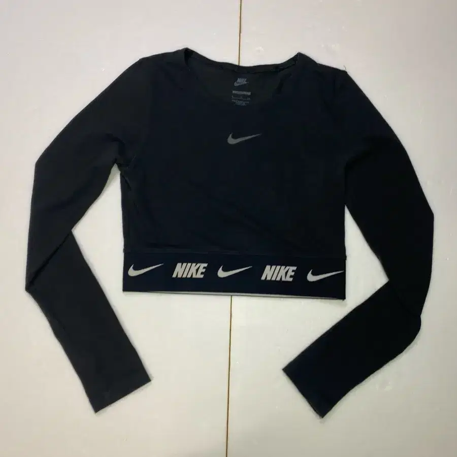 Nike 크롭롱슬리브탑 여성용 s