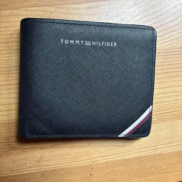 TOMMY HILFIGER 이단 접이식 지갑 블랙