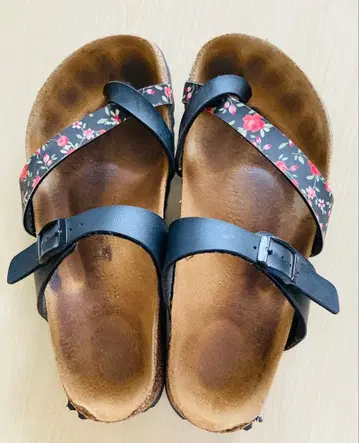 버켄스탁 꽃무늬 블랙 38 24.5cm 귀여운