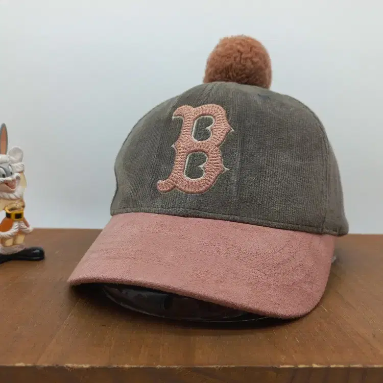 MLB 보스턴 레드삭스 코듀로이 폼폼 방울 야구 모자 카키 핑크