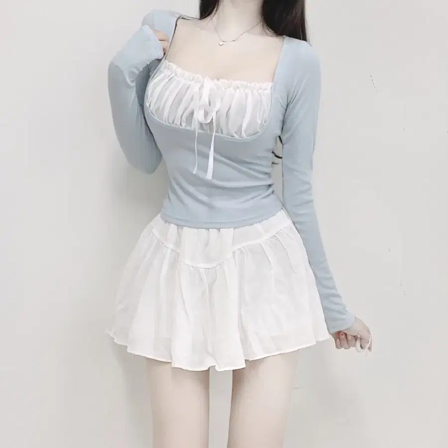 유어로즈 발레리나 쉬폰 셔링 베이비블루 티셔츠 로걀탑