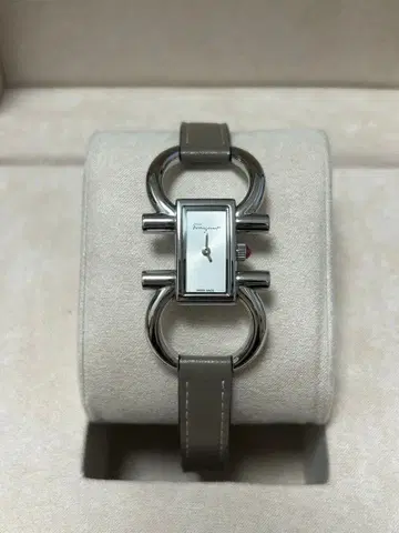 Salvatore Ferragamo 여성용 손목시계 더블 간치니