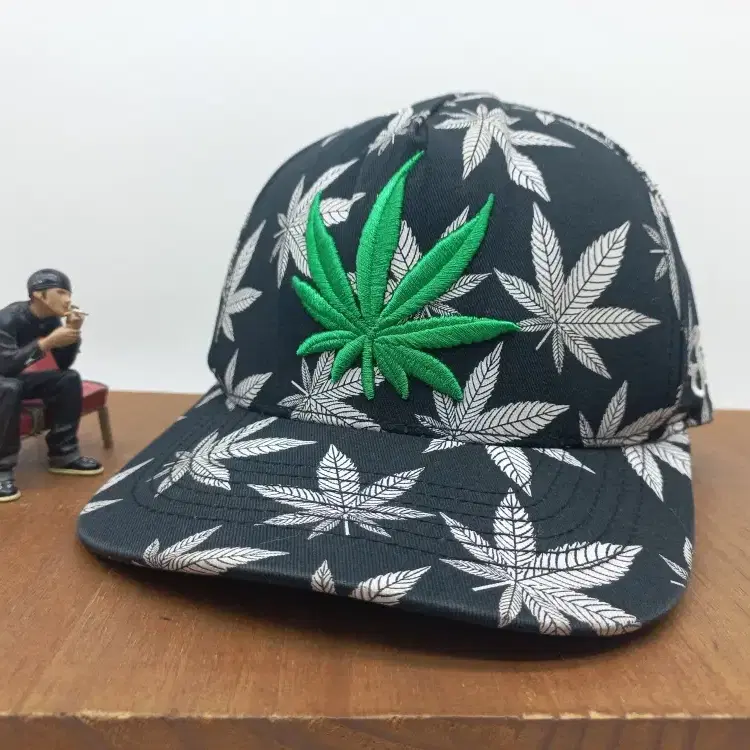 소울스웨그 올드스쿨 힙합 스냅백 마리화나 나뭇잎 블랙 그린