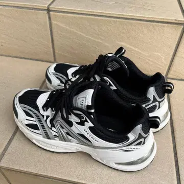SKECHERS 스니커즈 통굽