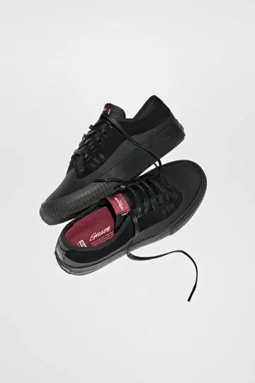 [ GLOBE ] GILLETTE BLACK SUEDE 스케이트 신발