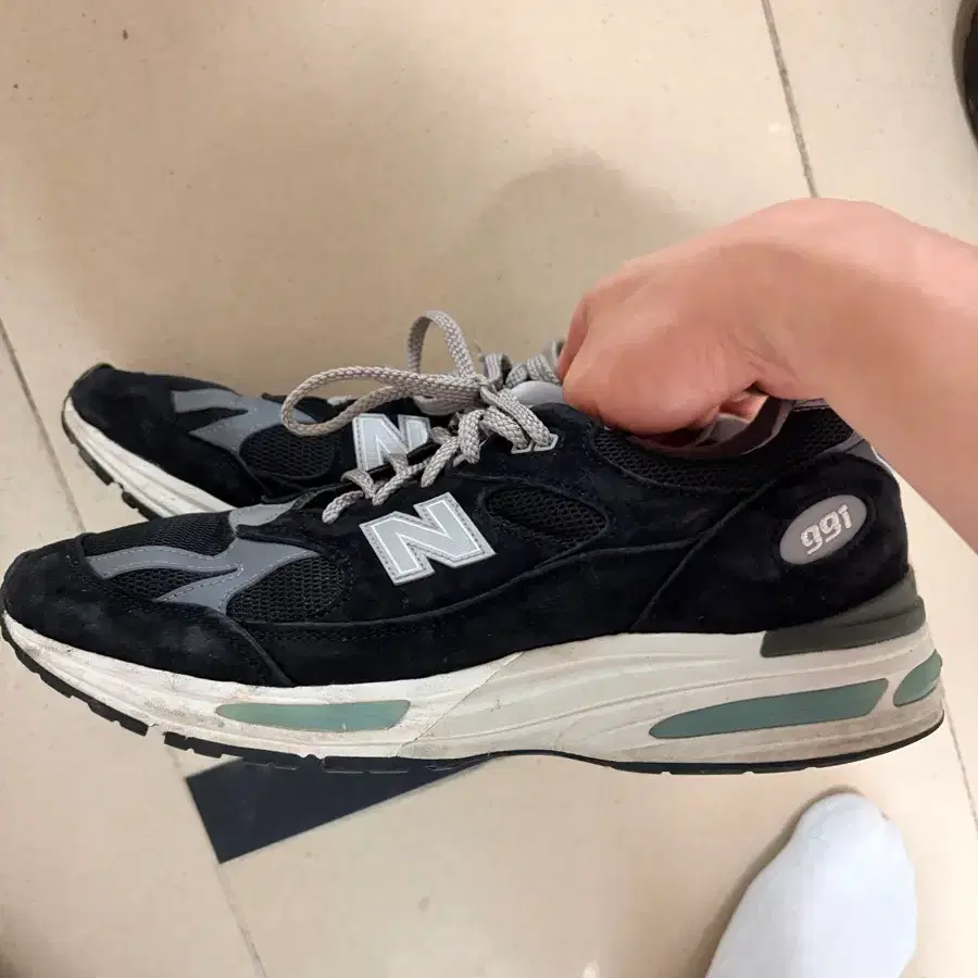 뉴발란스 991 v2 285