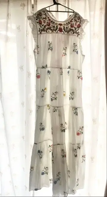 ZARA 자라 꽃무늬 자수 롱 원피스 아시안 보헤미안