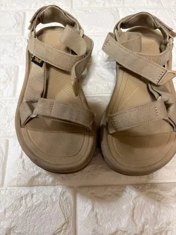 Teva 허리케인 스포츠 샌들 통굽 베이지