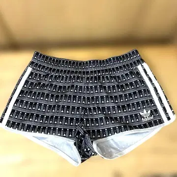 아디다스 오리지널스 여성용 숏팬츠 하트 올 패턴 XS