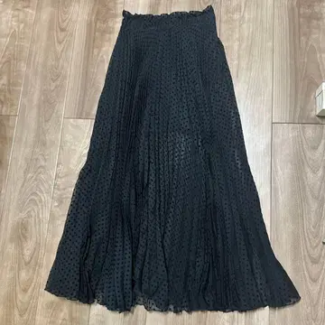 H&M 도트 무늬 플리츠 스커트