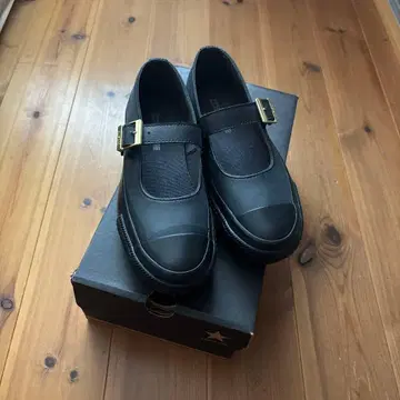 새상품급 CONVERSE 메리 제인 골드 버클 블랙 23cm