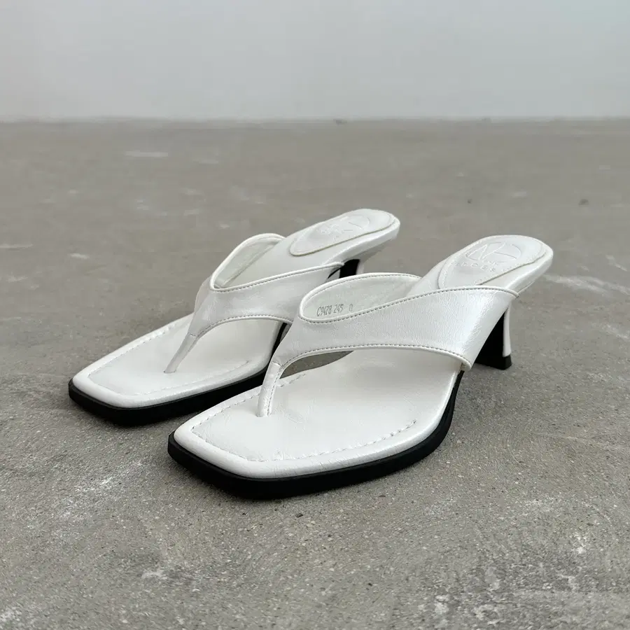 #1141 쪼리힐 5.5cm 샌들 슬리퍼 240 화이트