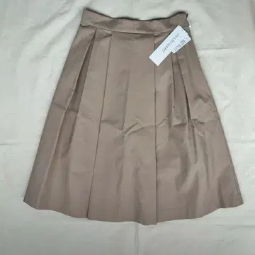 질스튜어트 턱 스커트