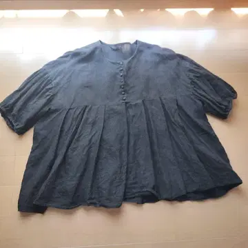 늑대와 올빼미 칠부 플레어 셔츠 볼륨 소매 플리츠 린넨