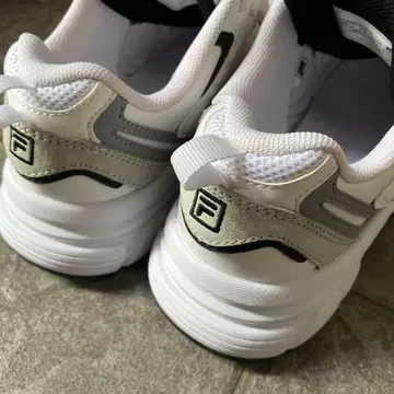 FILA 스니커즈 화이트 23.5cm