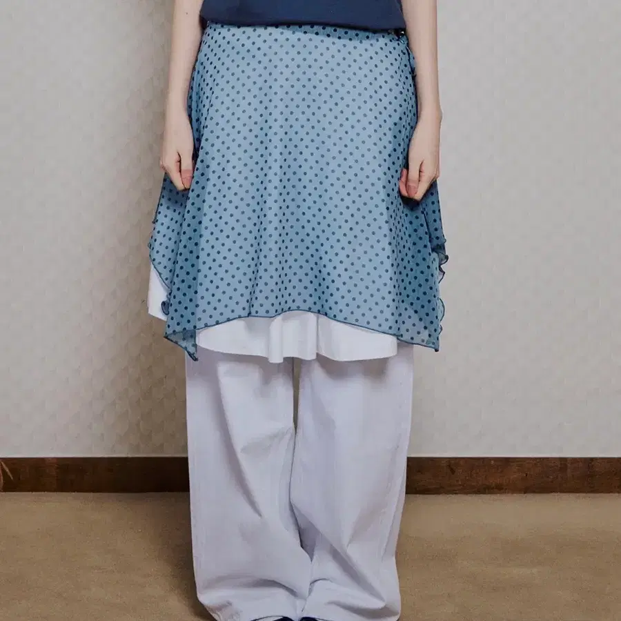 잇자바이브 민트 SKYBLUE DOTTED LAYERED WRAP MIDI SKIRT