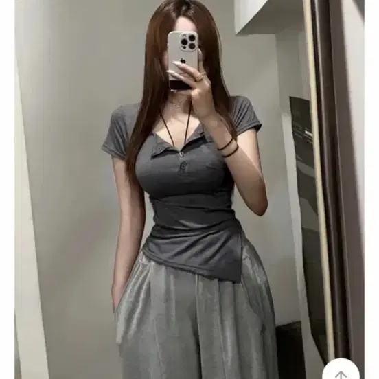 에이블리 뉴앤비 슬림핏 포켓 단추 셔링 잘록티 *3way 트임+셔링+언발 T