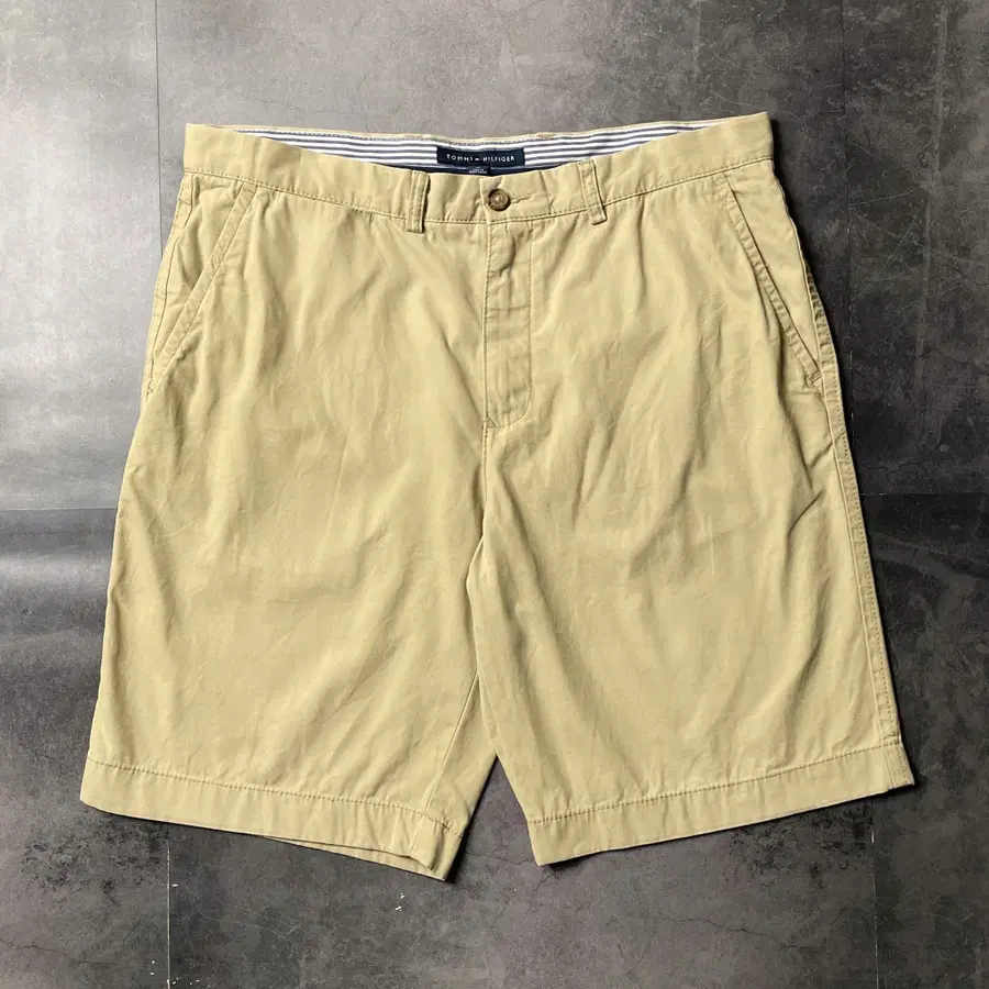 TOMMY HILFIGER 토미힐피거 치노 하프팬츠 A01295
