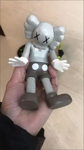 KAWS 피규어 인형 그레이 브라운 약 12cm