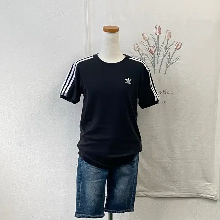 아디다스 3선 클래식 반팔 티셔츠 블랙 374
