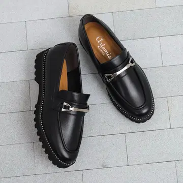 새상품급 다이애나 볼체인 디자인 통굽 비트 로퍼 24cm