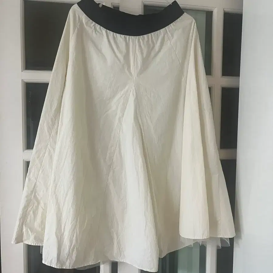 아이보리 플레어 스커트 (66)