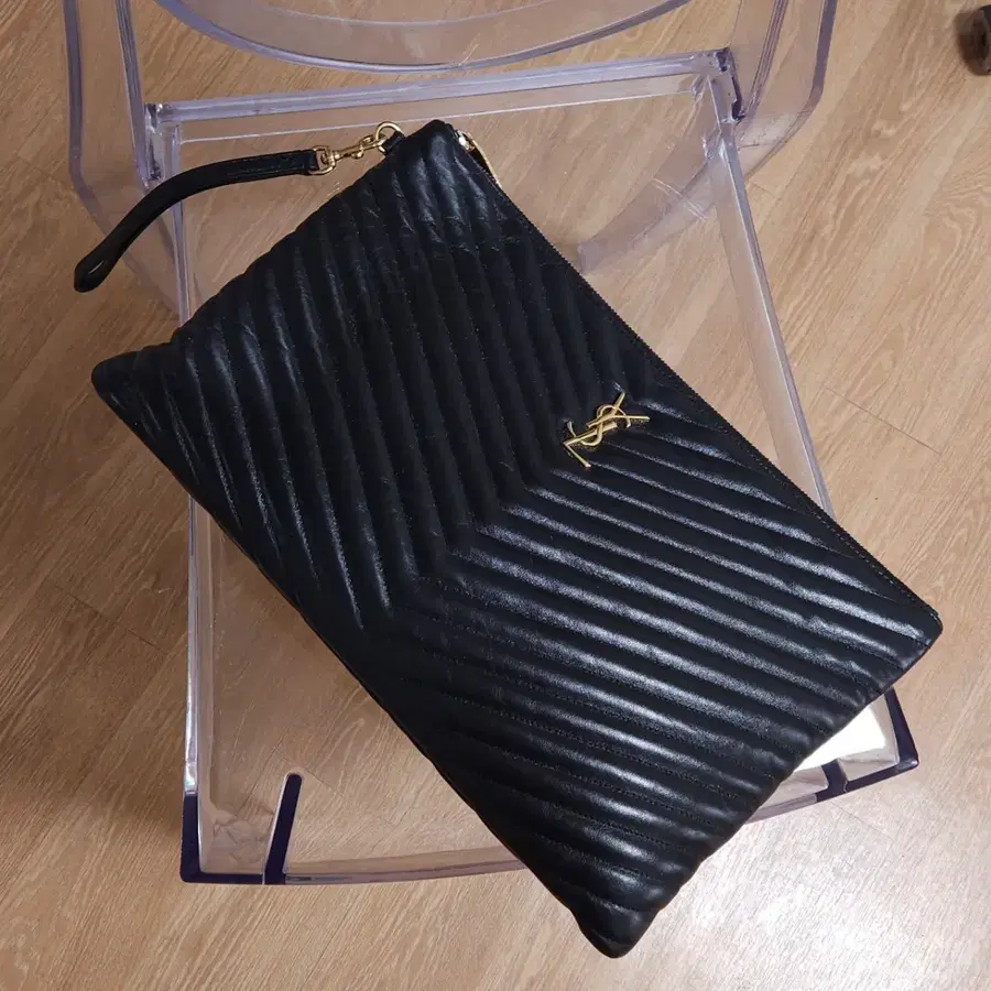 생로랑 클러치 블랙