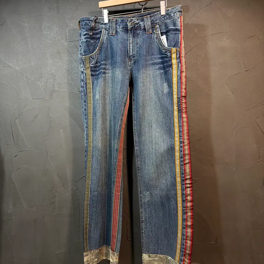 [35] Dolce and Gabbana 사이드라인 빈티지 데님팬츠