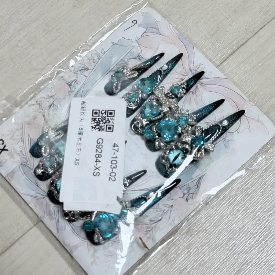 수제 네일팁 로리타 양산형지뢰계 글리터 큐빅 리본 파츠 팁