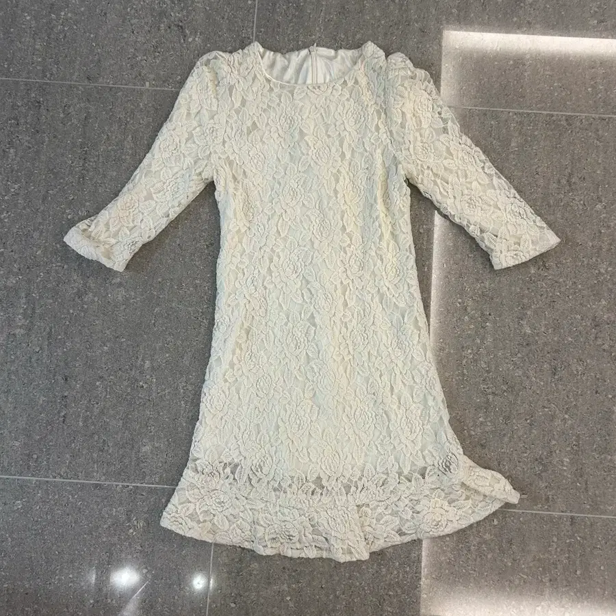 화이트 레이스 원피스
