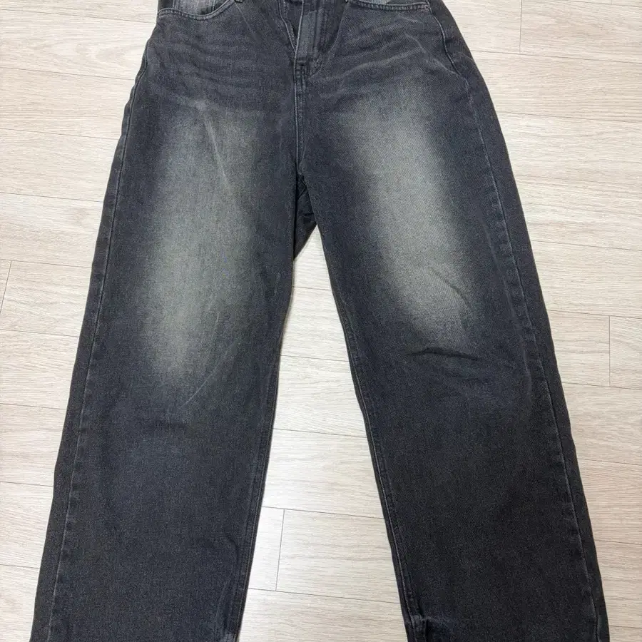 블랙업 흑청 데님 팬츠