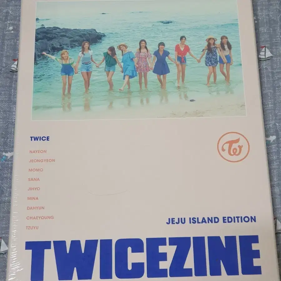트와이스 TWICEZINE JEJU ISLAND EDITION