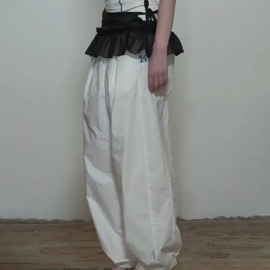 Sculptor 스컬프터 My Go To Pintuck Pants White