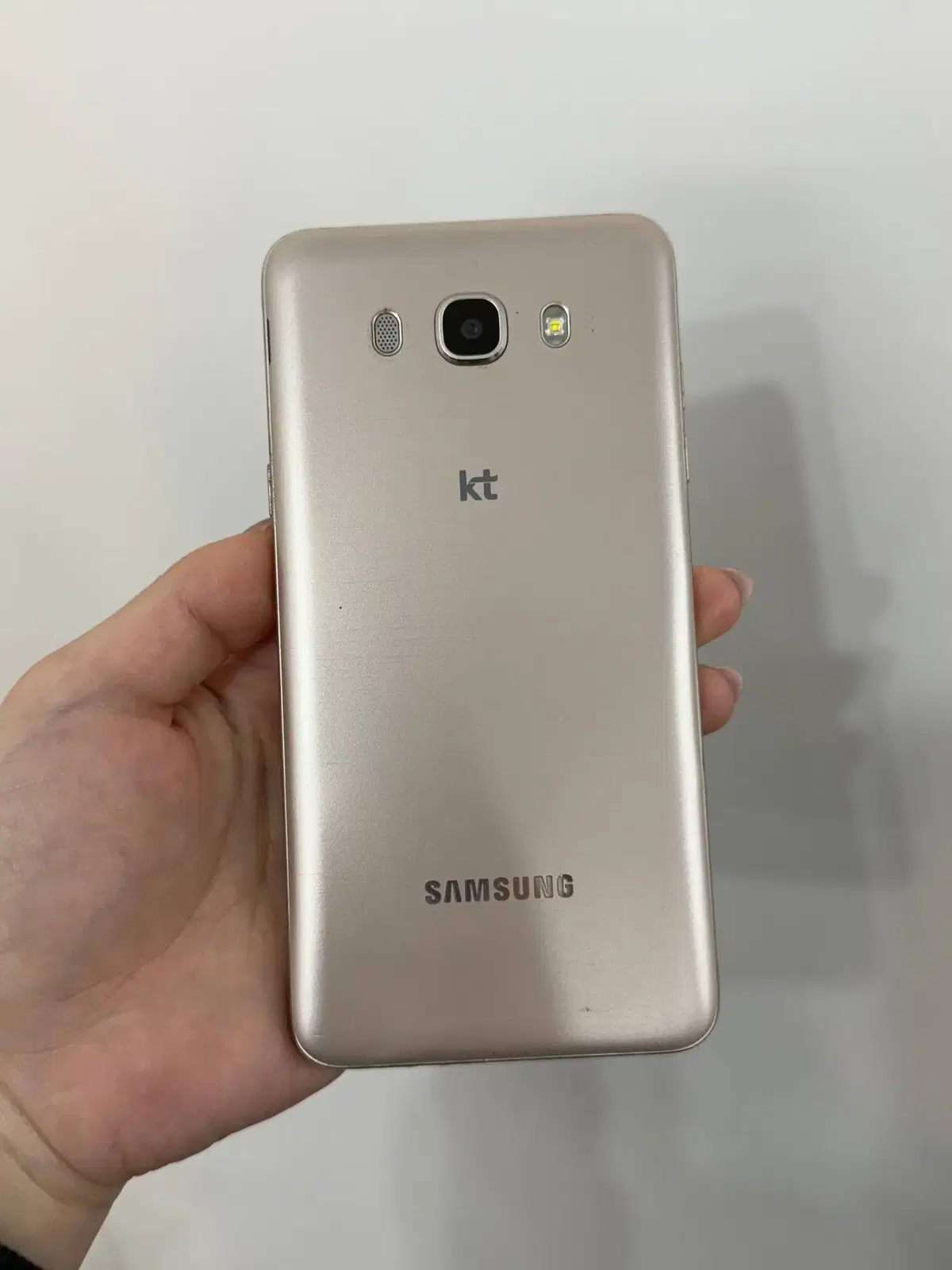 갤럭시J7 골드 16GB Y1976