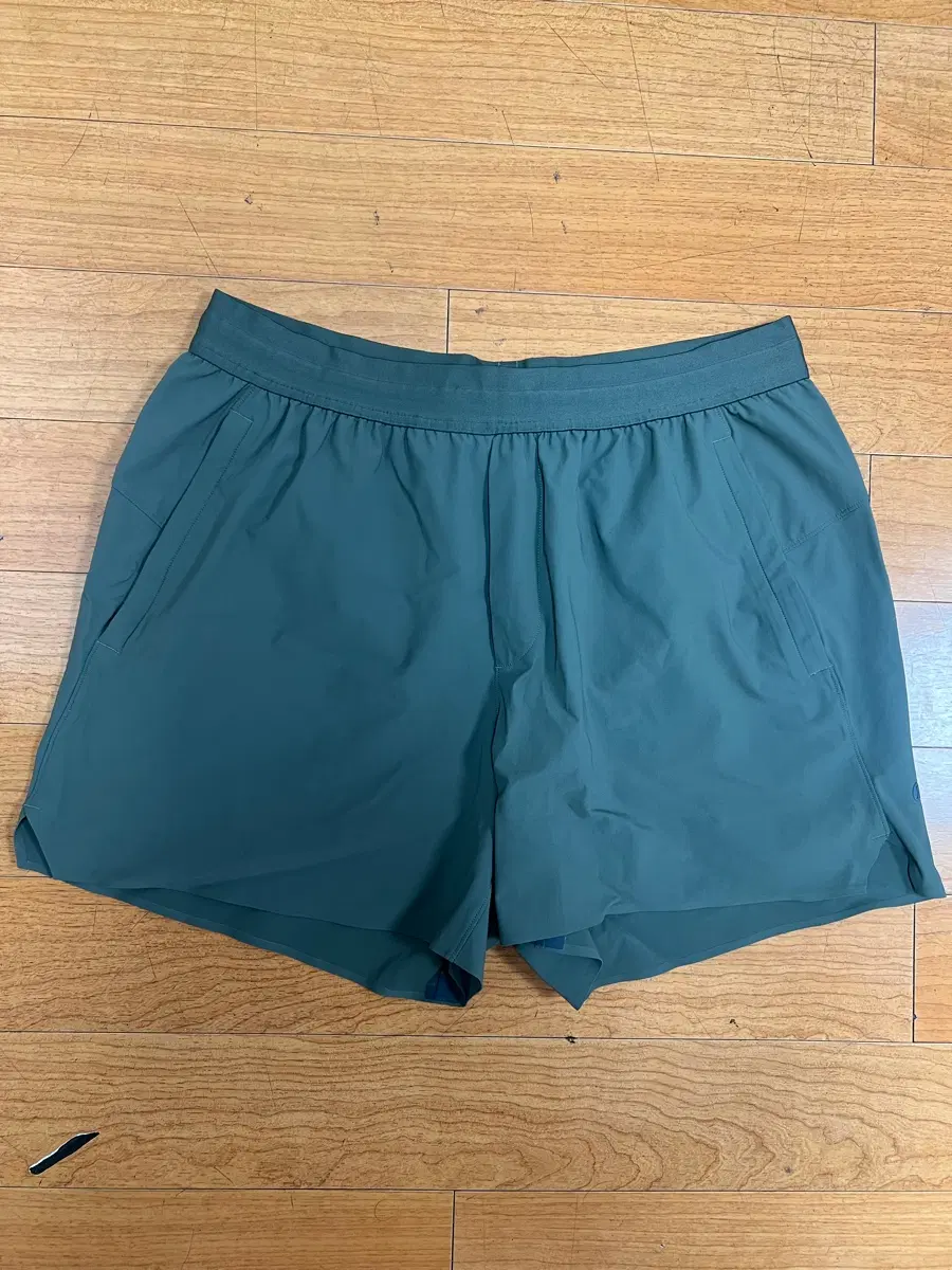 룰루레몬 웨이트리프팅 쇼츠 5 *라이너리스 (L)