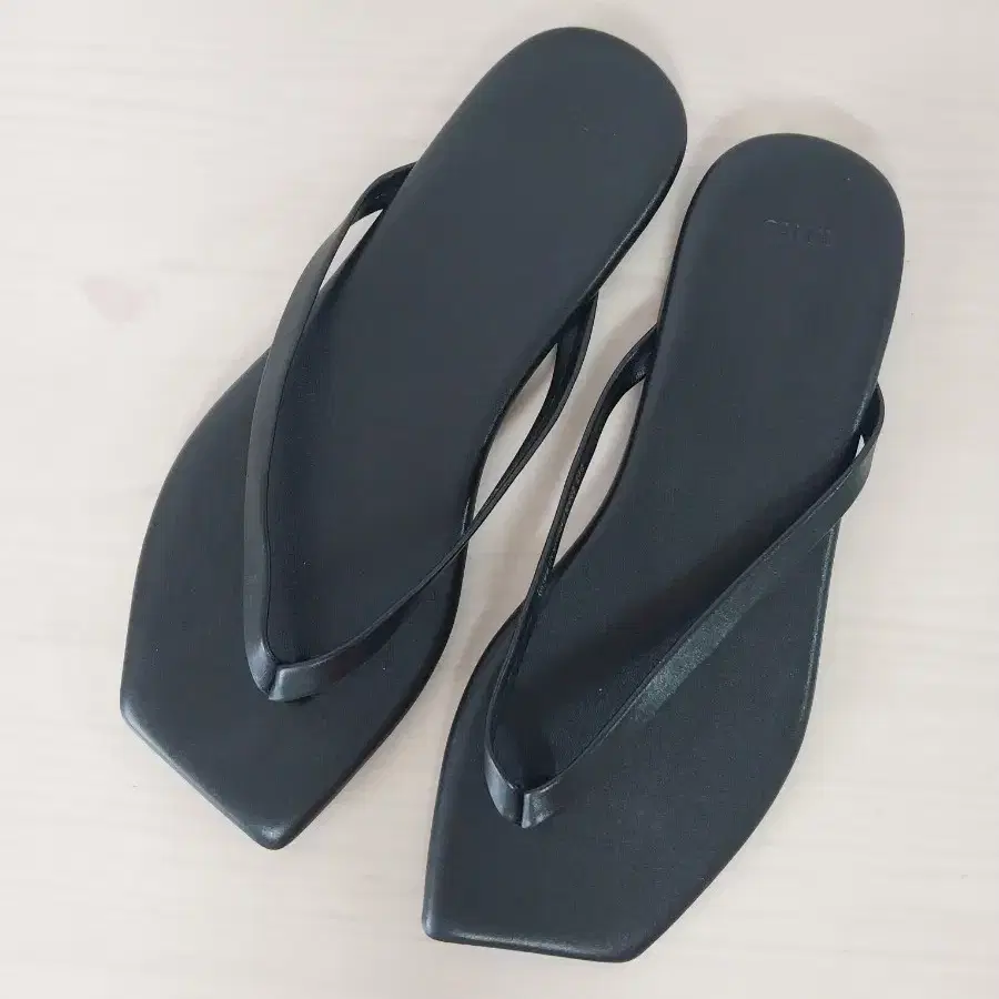칼린 블랙 샌들 240 새상품