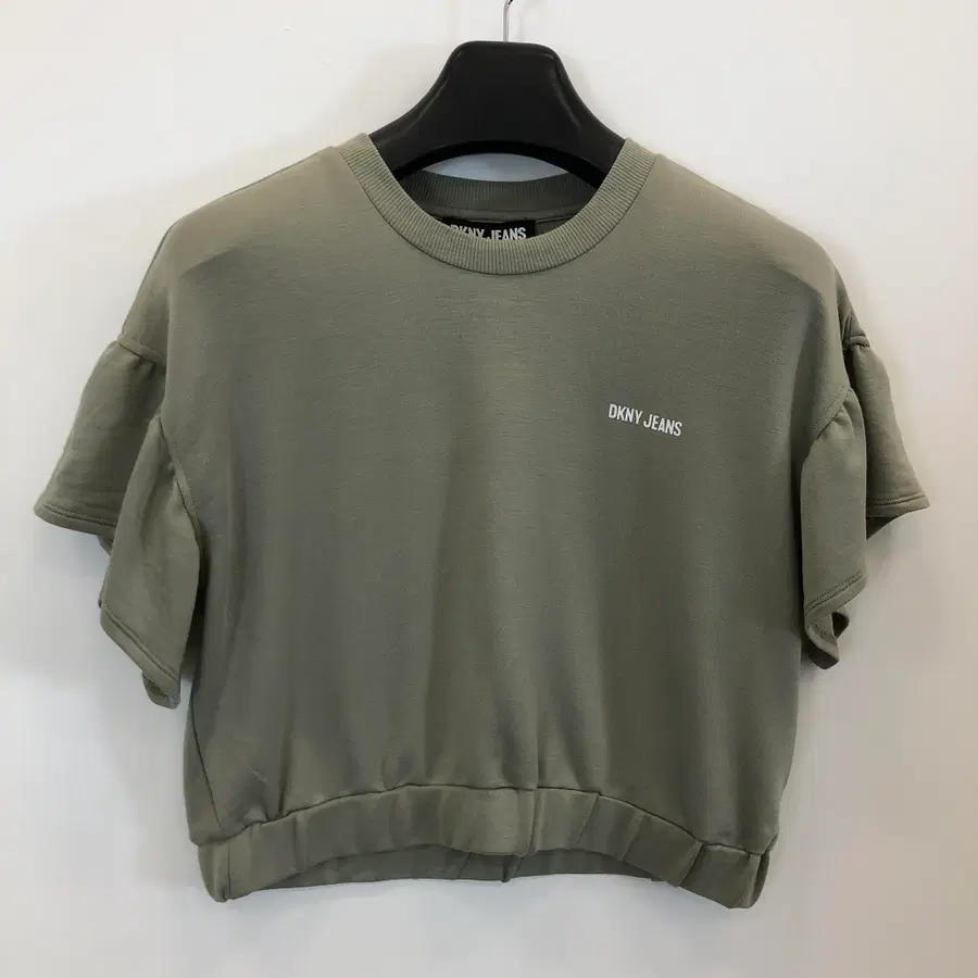 DKNY (국내판) 크롭 플러터 슬리브 88-94-163