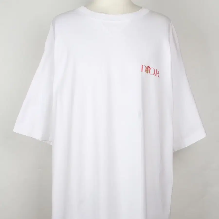디올 로즈 자수 로고 반팔 티셔츠 XL(105~110)